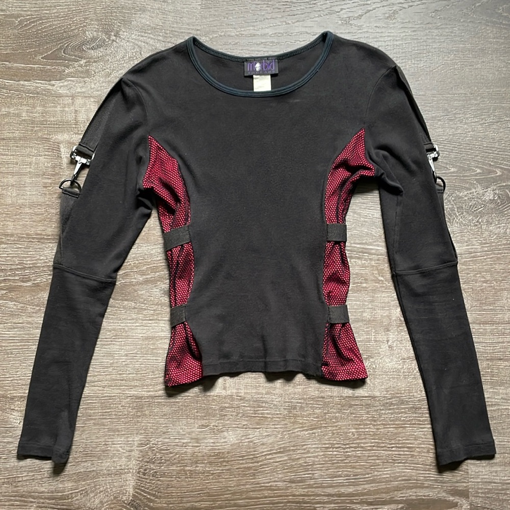 Morbid threads top with fishnet